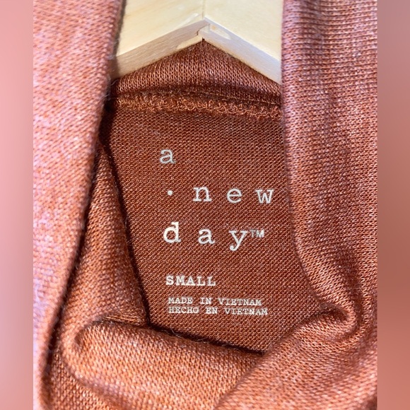 Women's Rust Long Sleeve Top - Picture 3 of 3